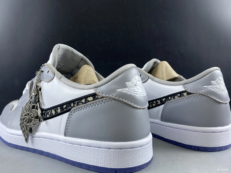 Retro CN8608 1 002 Low Dior Jordan - 0205